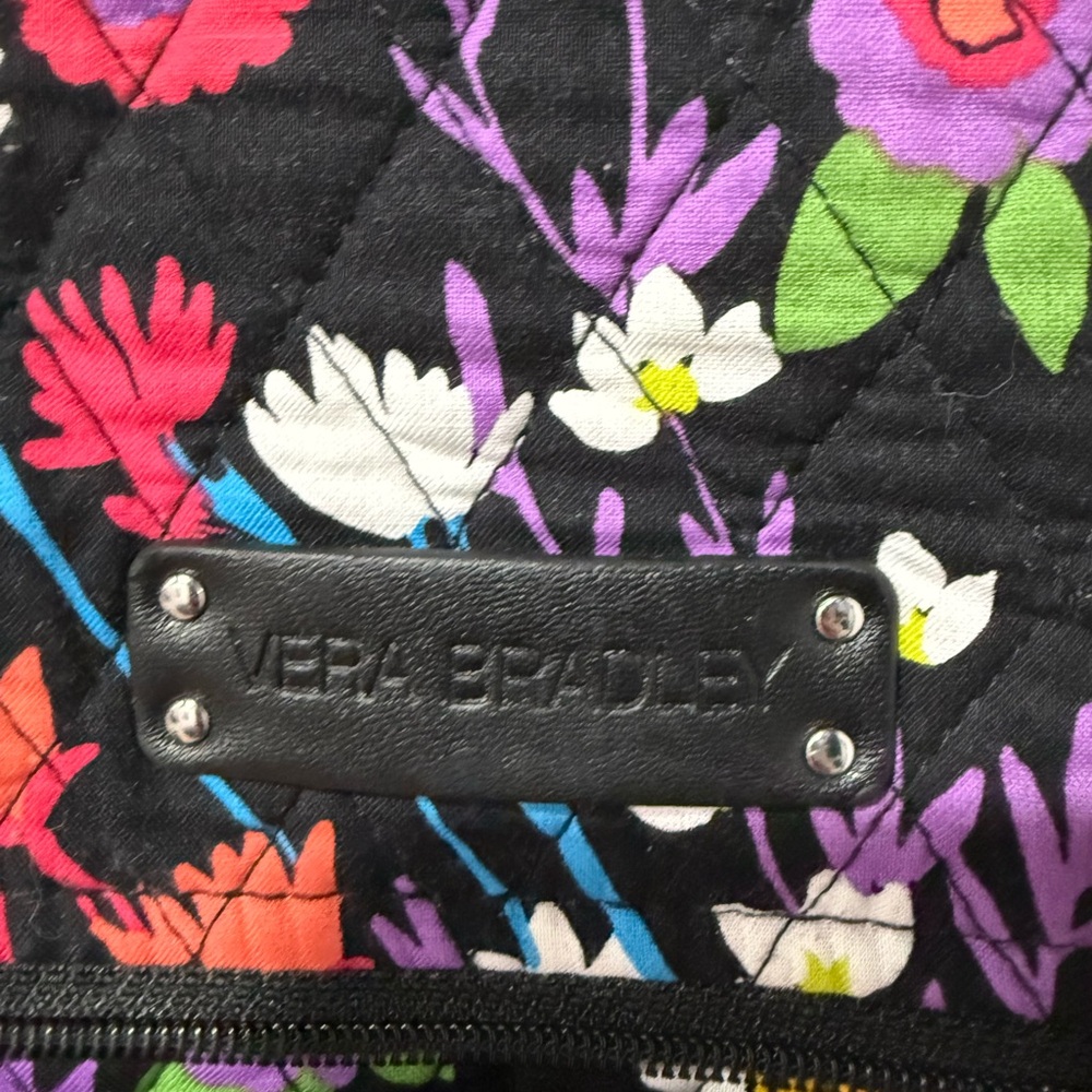 Vera Bradley Field Flowers large weekender Tote with Bright Blooms - Picture 4 of 6